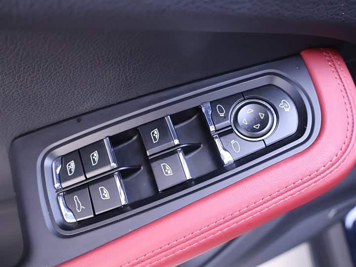 Фото 18 - Porsche Macan