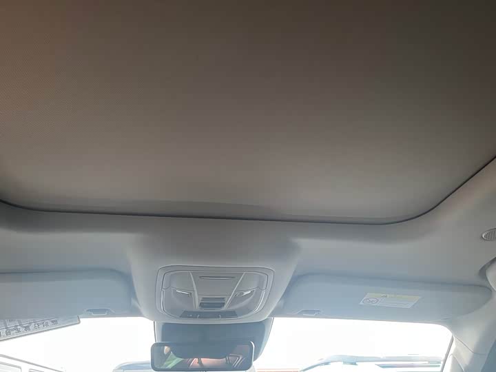 Фото 12 - Tank 400 Hybrid