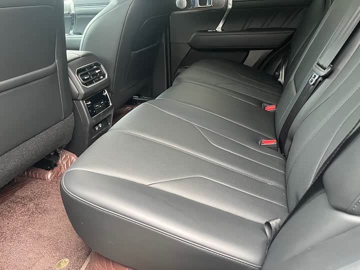 Фото 13 - Tank 400 Hybrid