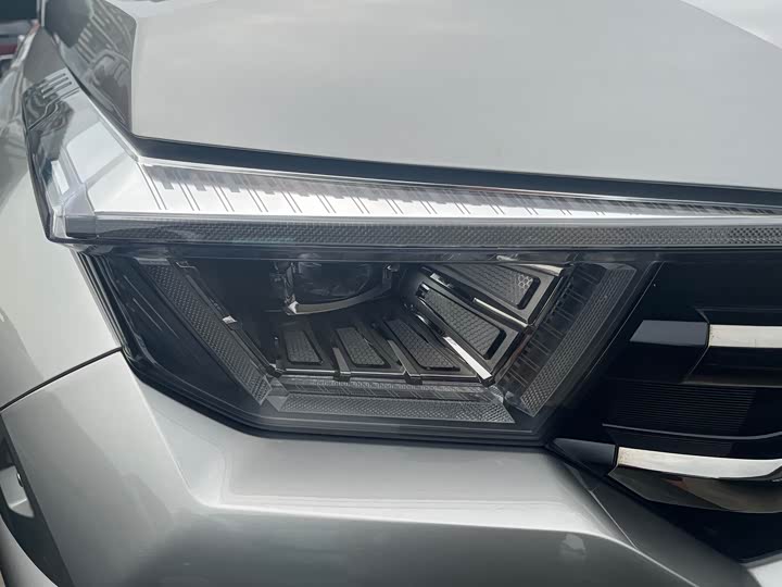 Фото 4 - Tank 400 Hybrid