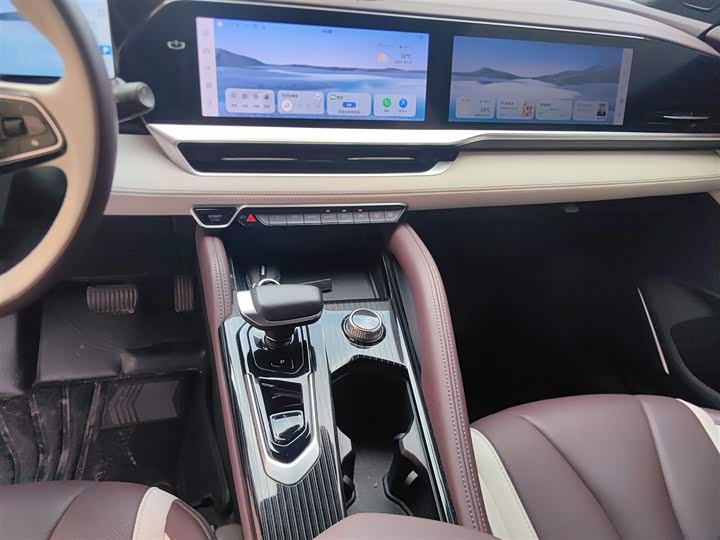 Фото 14 - Geely Monjaro