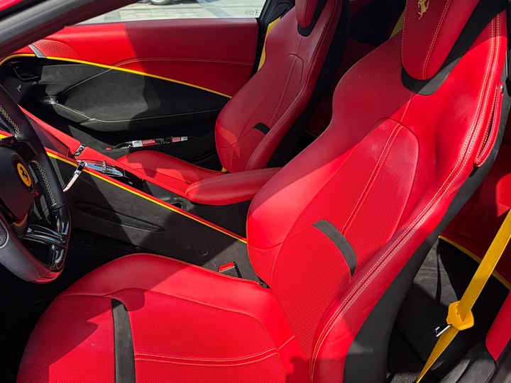 Фото 8 - Ferrari Roma