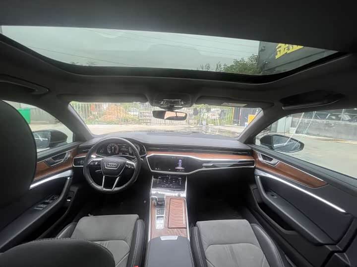 Фото 6 - Audi A6L