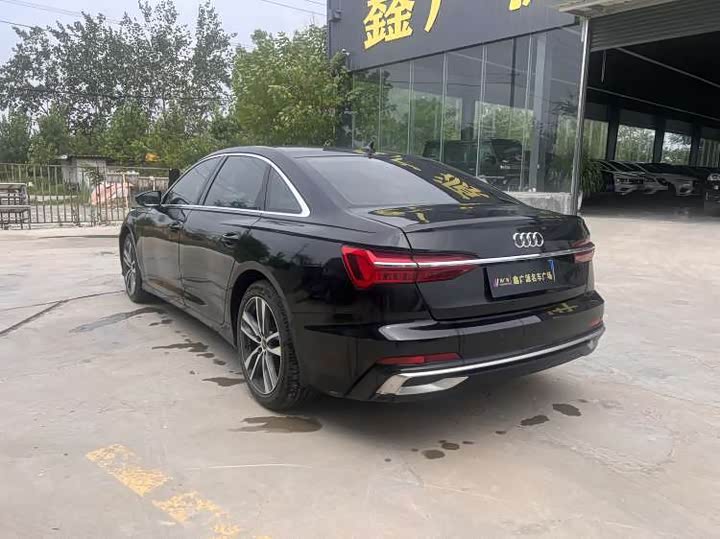 Фото 8 - Audi A6L