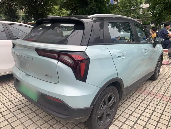 Фото 7 - Geely Geometry E Firefly