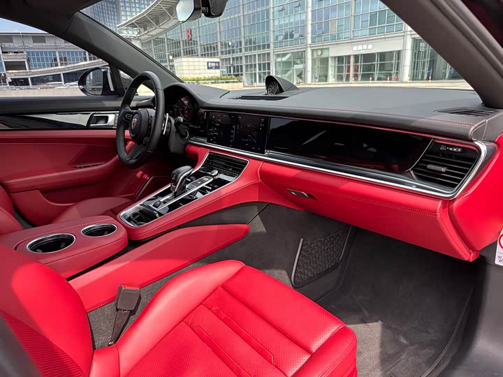 Фото 15 - Porsche Panamera