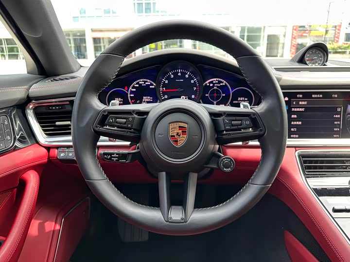 Фото 18 - Porsche Panamera