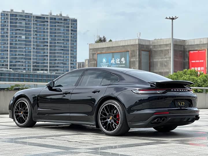 Фото 5 - Porsche Panamera