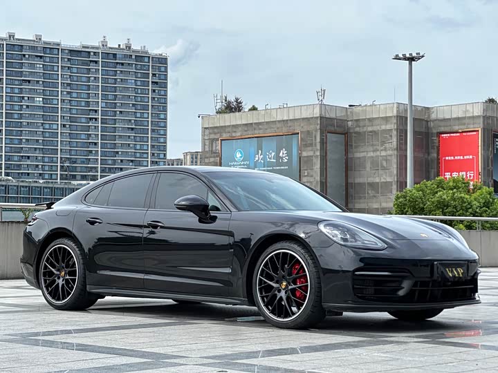 Фото 8 - Porsche Panamera