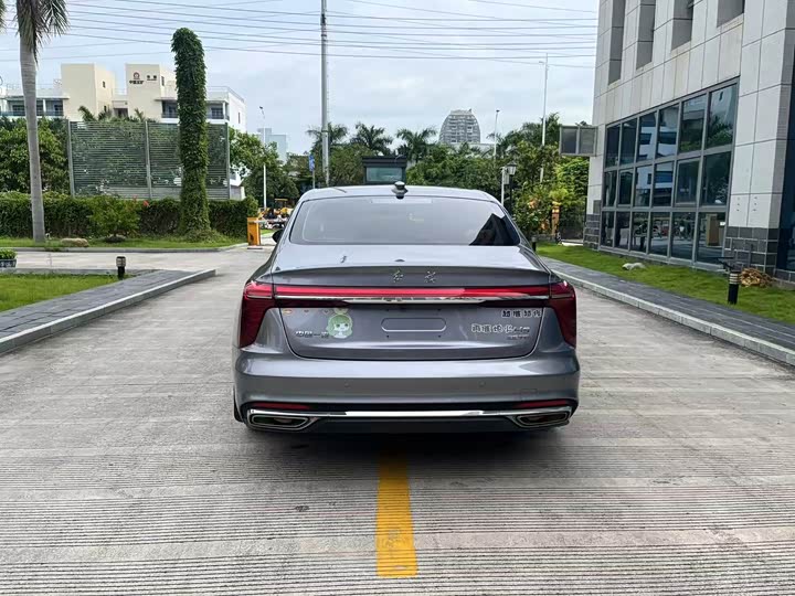 Фото 10 - Hongqi H5