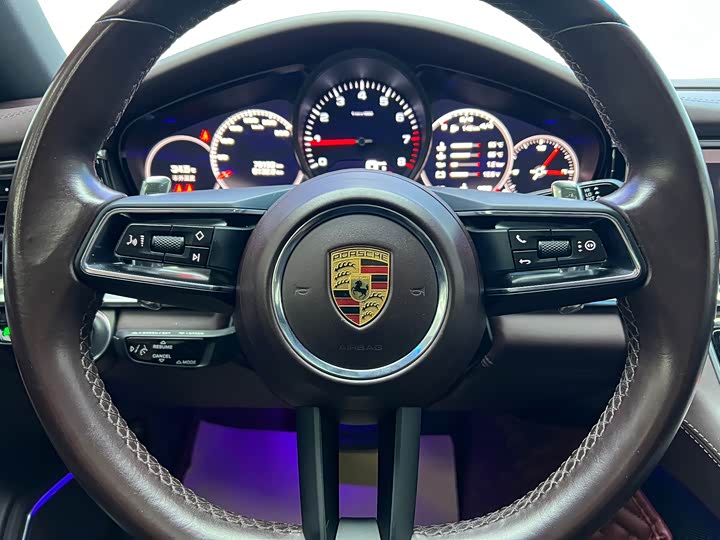 Фото 12 - Porsche Panamera