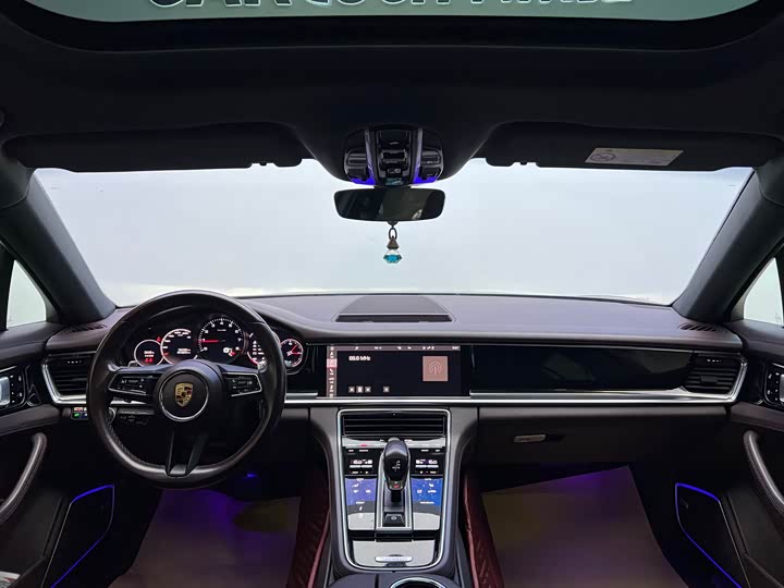 Фото 14 - Porsche Panamera