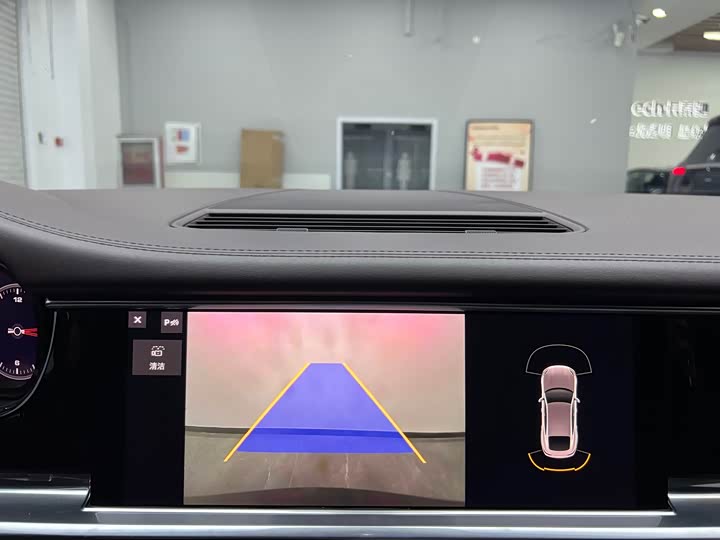 Фото 17 - Porsche Panamera