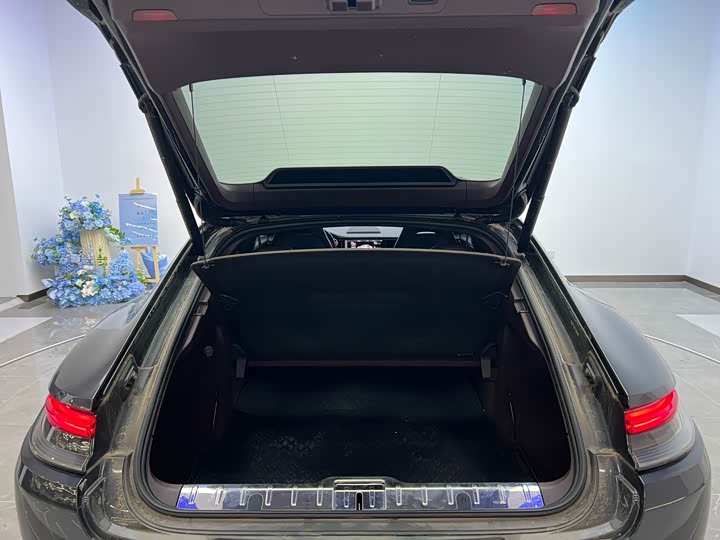 Фото 23 - Porsche Panamera