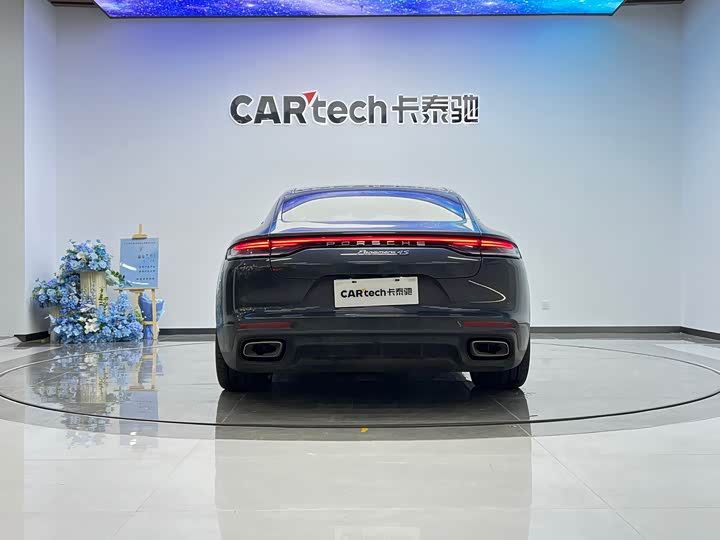 Фото 24 - Porsche Panamera