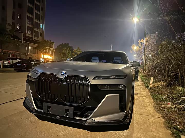 Фото 18 - BMW i7