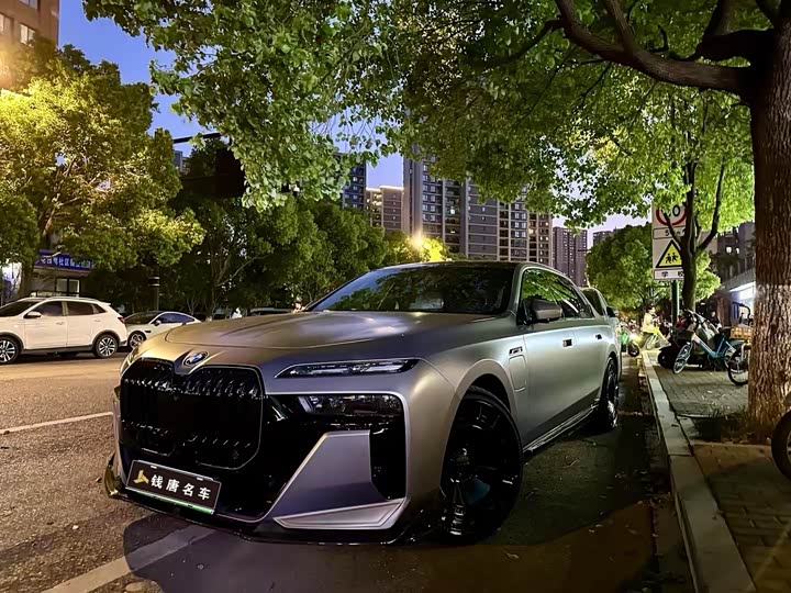 Фото 21 - BMW i7