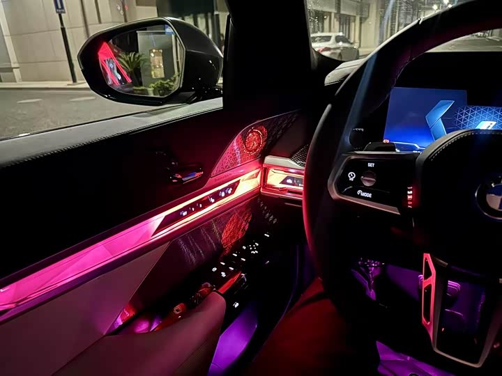 Фото 30 - BMW i7