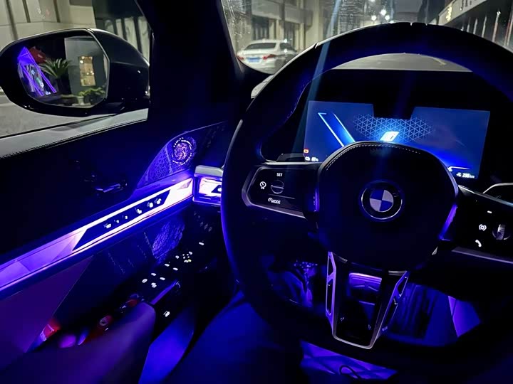 Фото 35 - BMW i7