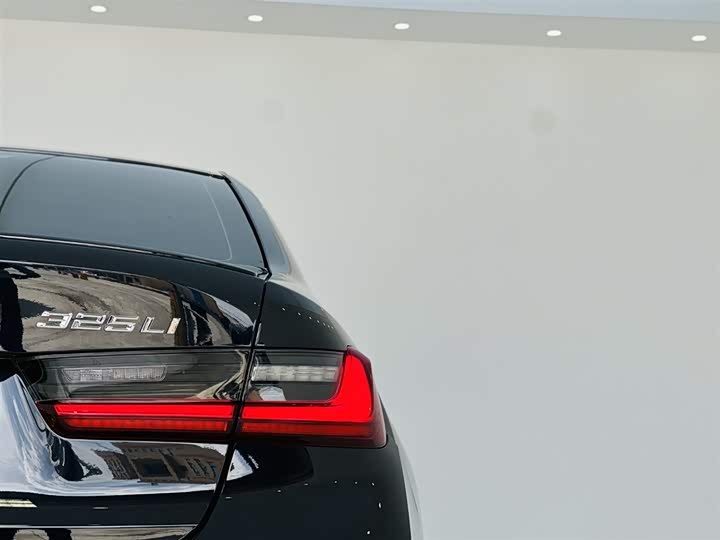 Фото 11 - BMW 3 Series