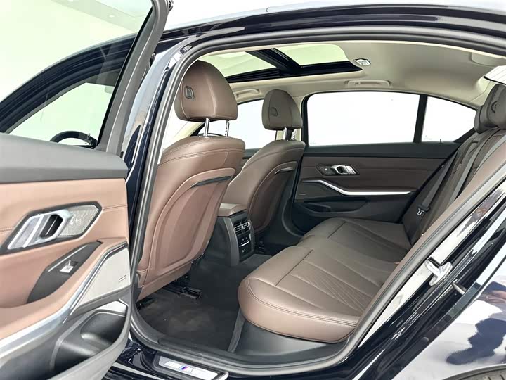 Фото 14 - BMW 3 Series