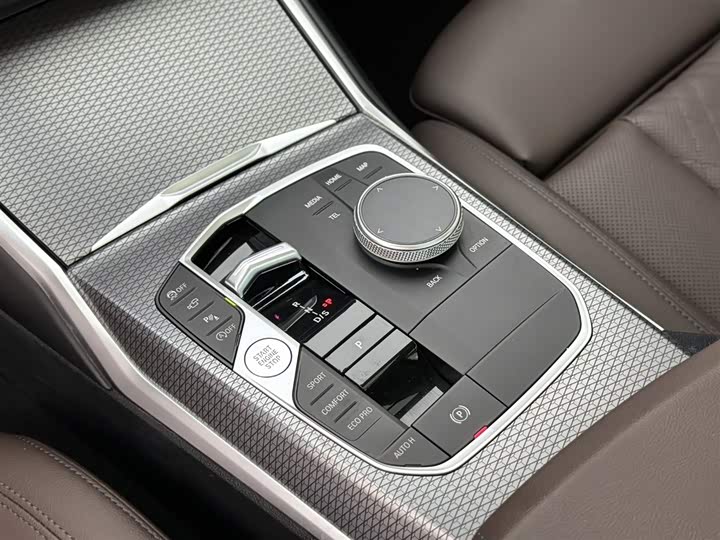 Фото 18 - BMW 3 Series