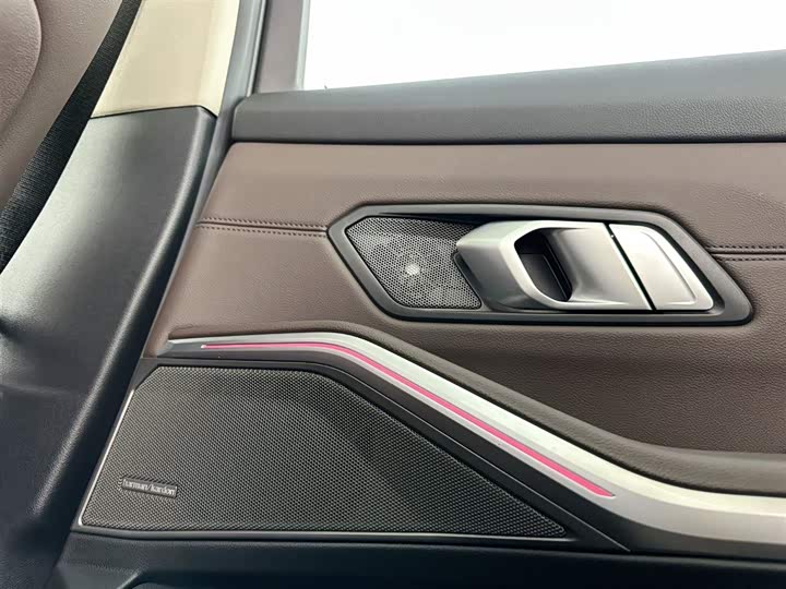 Фото 21 - BMW 3 Series