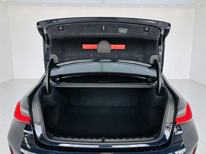 Фото 26 - BMW 3 Series