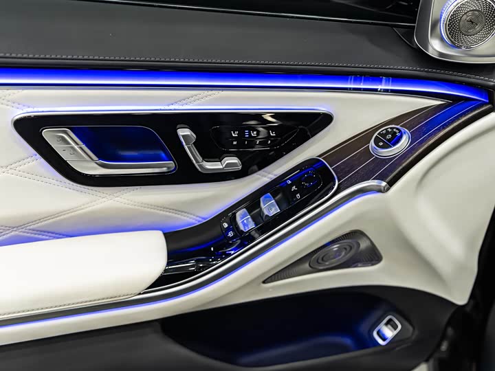 Фото 8 - Mercedes-Benz Maybach S-Class