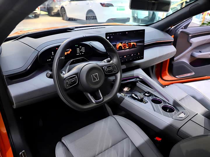 Фото 14 - Zeekr 001