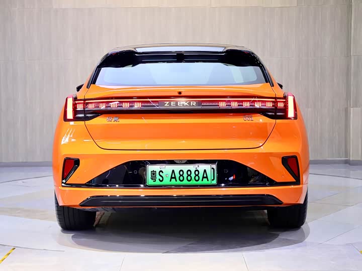Фото 6 - Zeekr 001