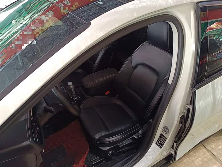 Фото 15 - Ford Focus