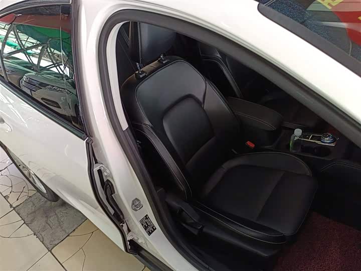 Фото 25 - Ford Focus