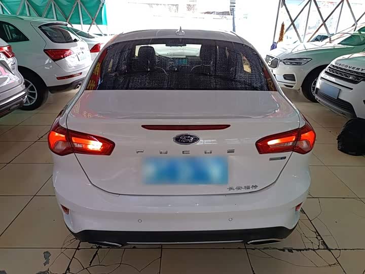 Фото 6 - Ford Focus