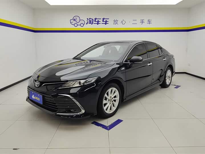 Фото 1 - Toyota Camry