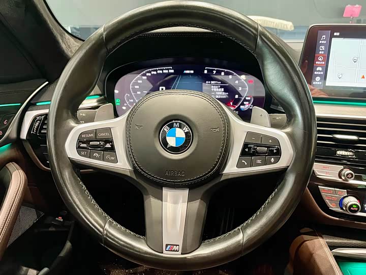 Фото 10 - BMW 5 Series