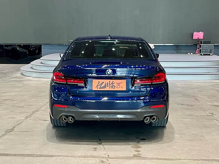 Фото 15 - BMW 5 Series