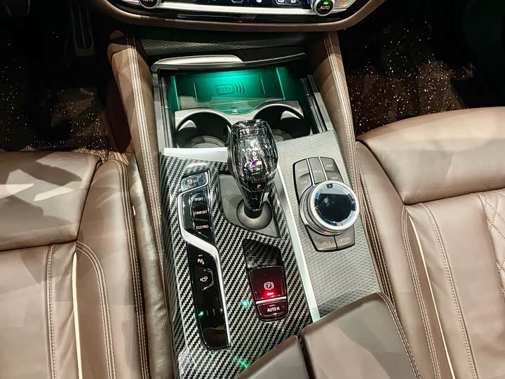 Фото 9 - BMW 5 Series