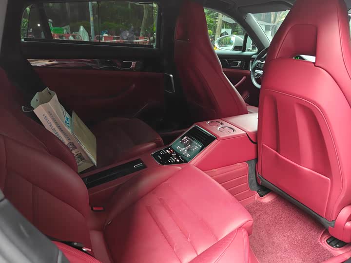 Фото 10 - Porsche Panamera