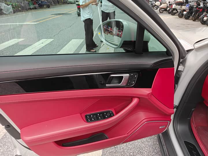 Фото 12 - Porsche Panamera