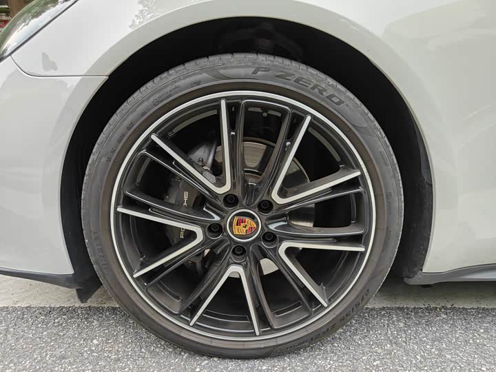 Фото 13 - Porsche Panamera