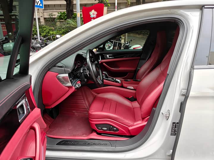 Фото 4 - Porsche Panamera