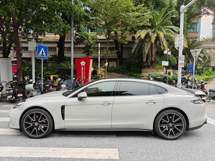 Фото 8 - Porsche Panamera