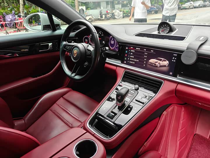 Фото 9 - Porsche Panamera