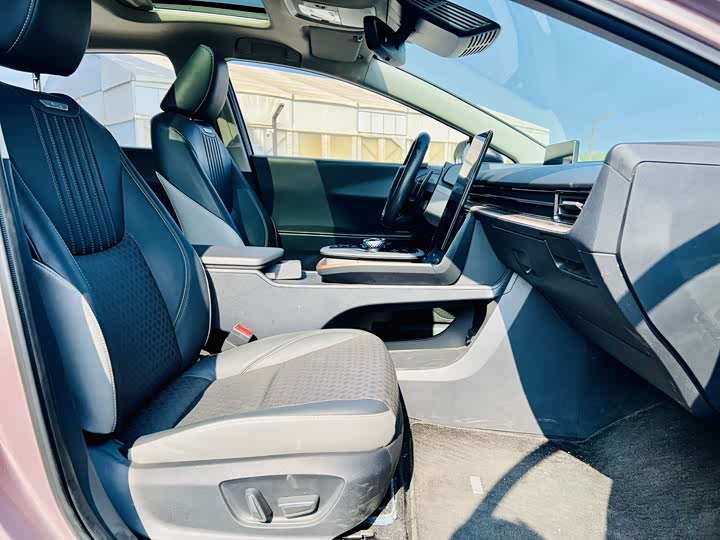 Фото 13 - Toyota bZ3