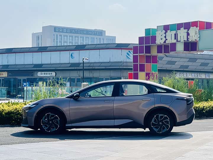 Фото 3 - Toyota bZ3