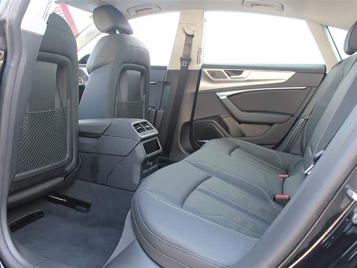 Фото 16 - Audi A7