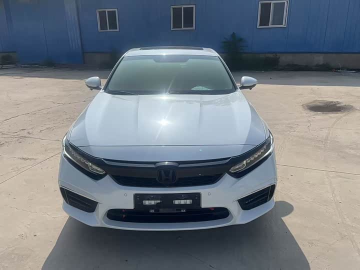 Фото 2 - Honda Inspire