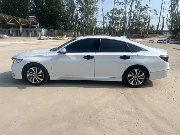 Фото 3 - Honda Inspire