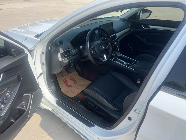 Фото 4 - Honda Inspire